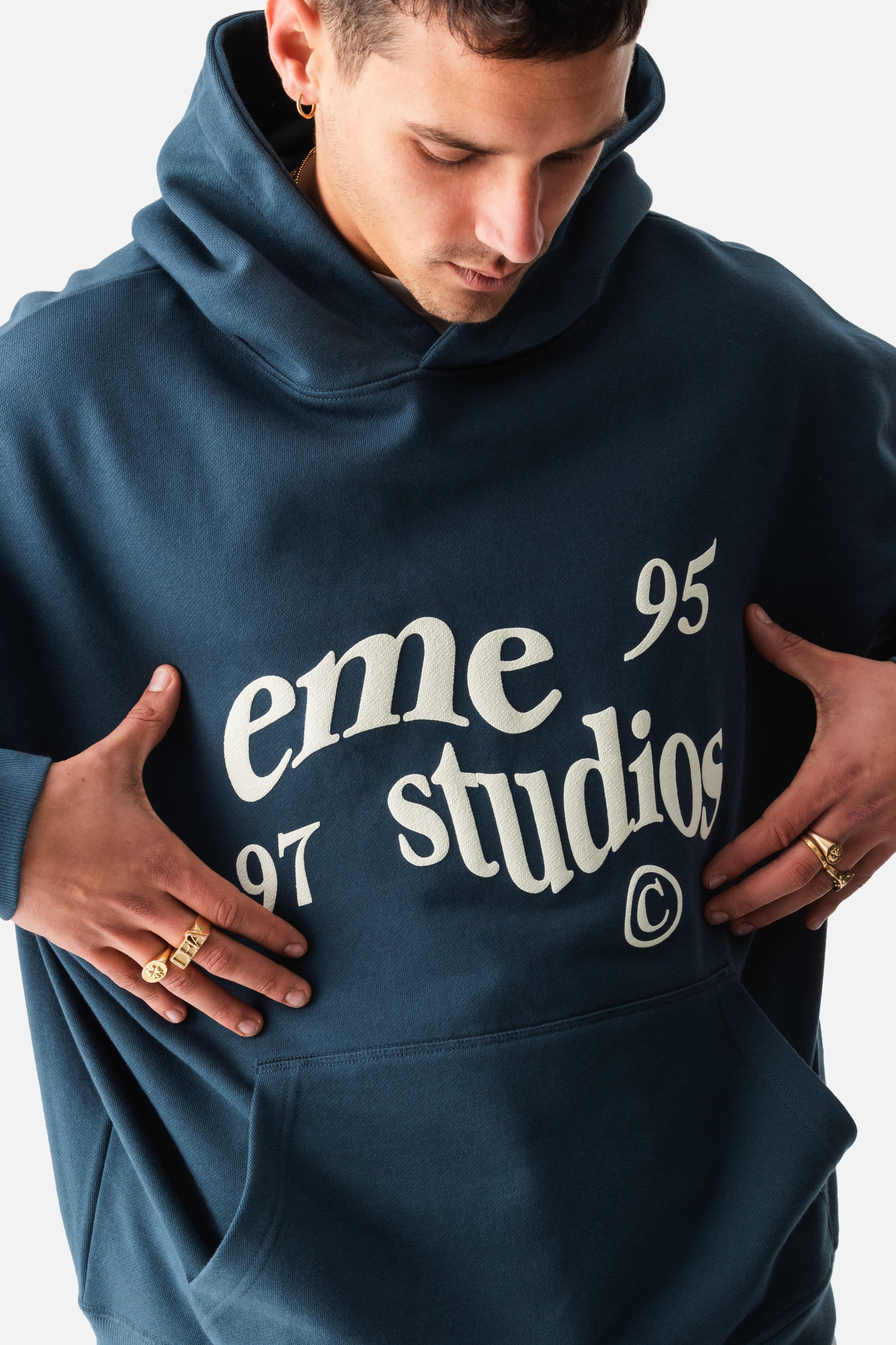 EME STUDIOS クロップドトレーナー ブラック EME STUDIOS クロップドトレーナー ブラック COLECCIÓN HERE TO SERVE