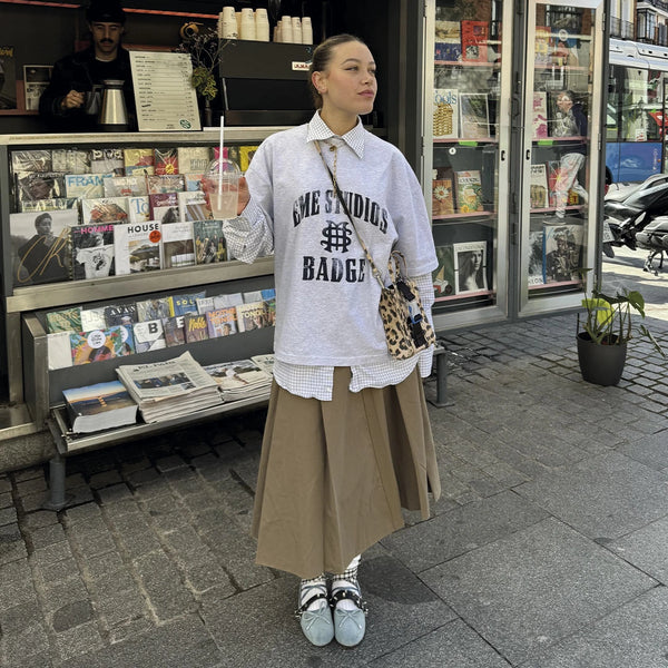 Badge Heather Grey Oversized Tee Camiseta eme