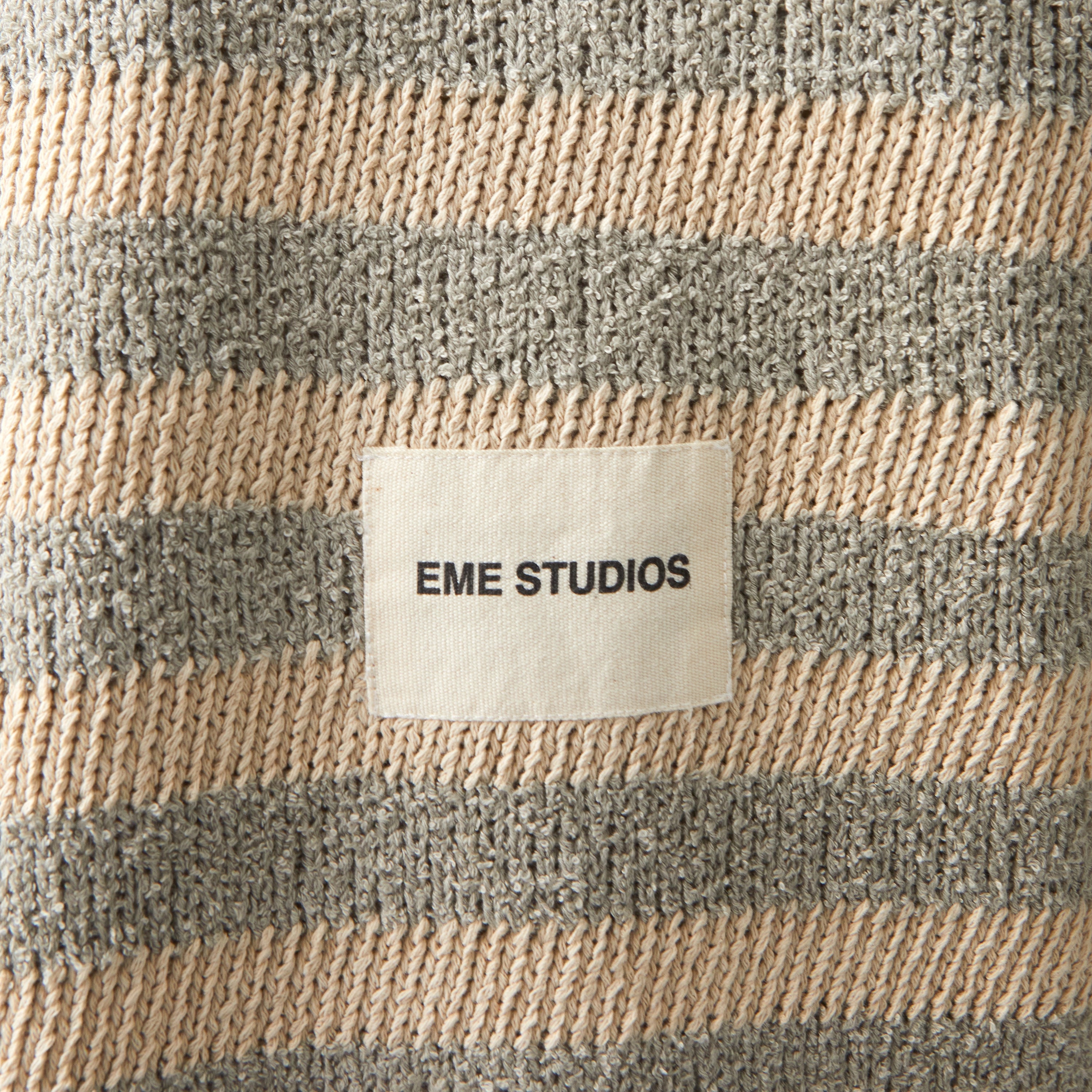 Curlow Stripped Knit Knit eme   