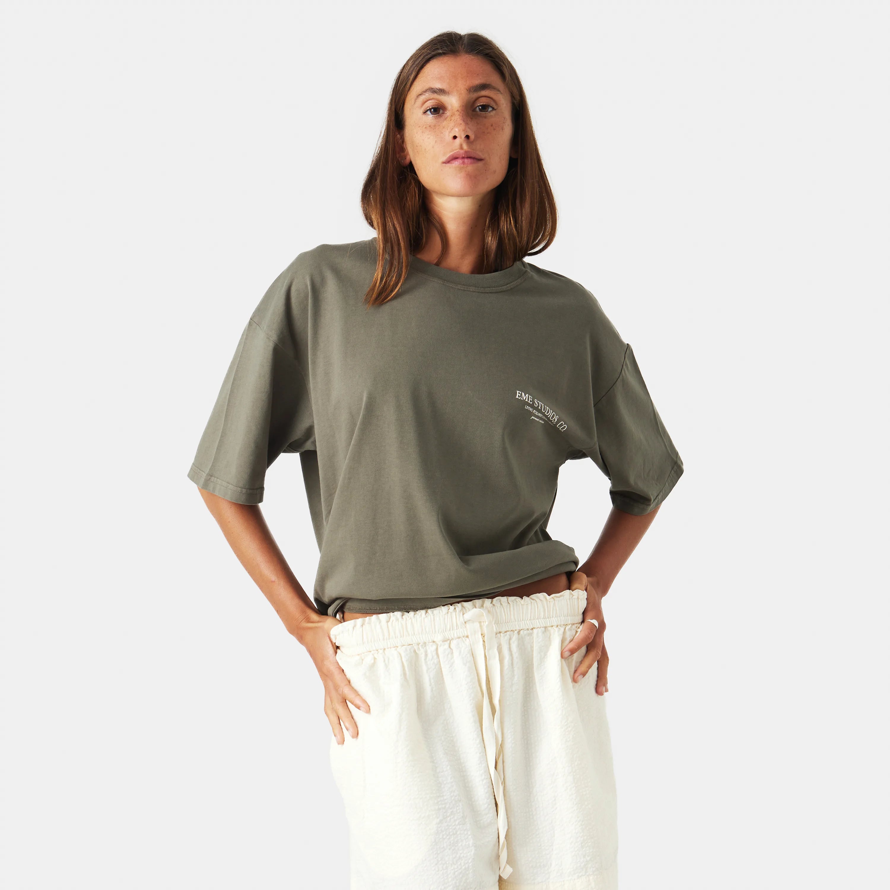 Classy Laurel Oversized Tee Camiseta eme   