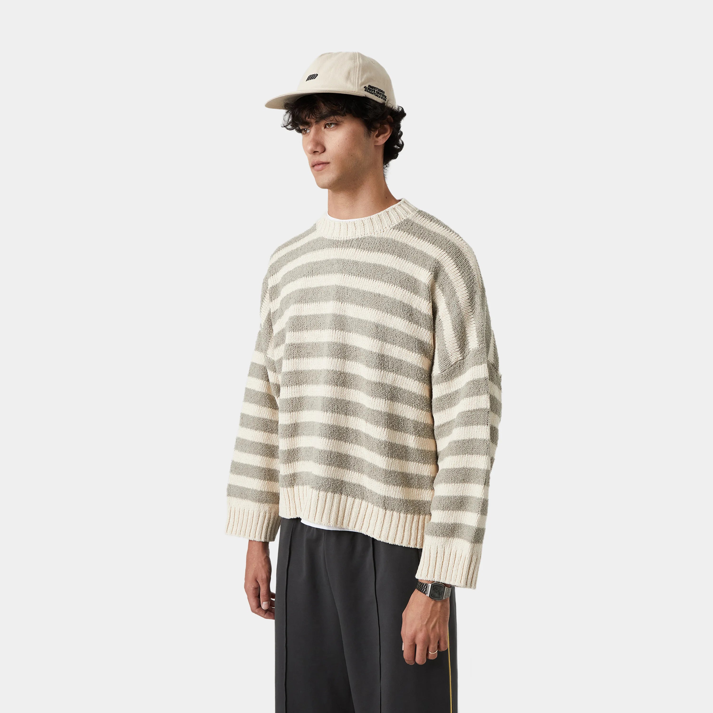 Curlow Stripped Knit Knit eme   